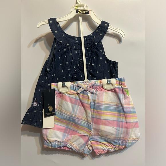 Two piece set spilt up the back of top colorful shorts - Picture 2 of 4